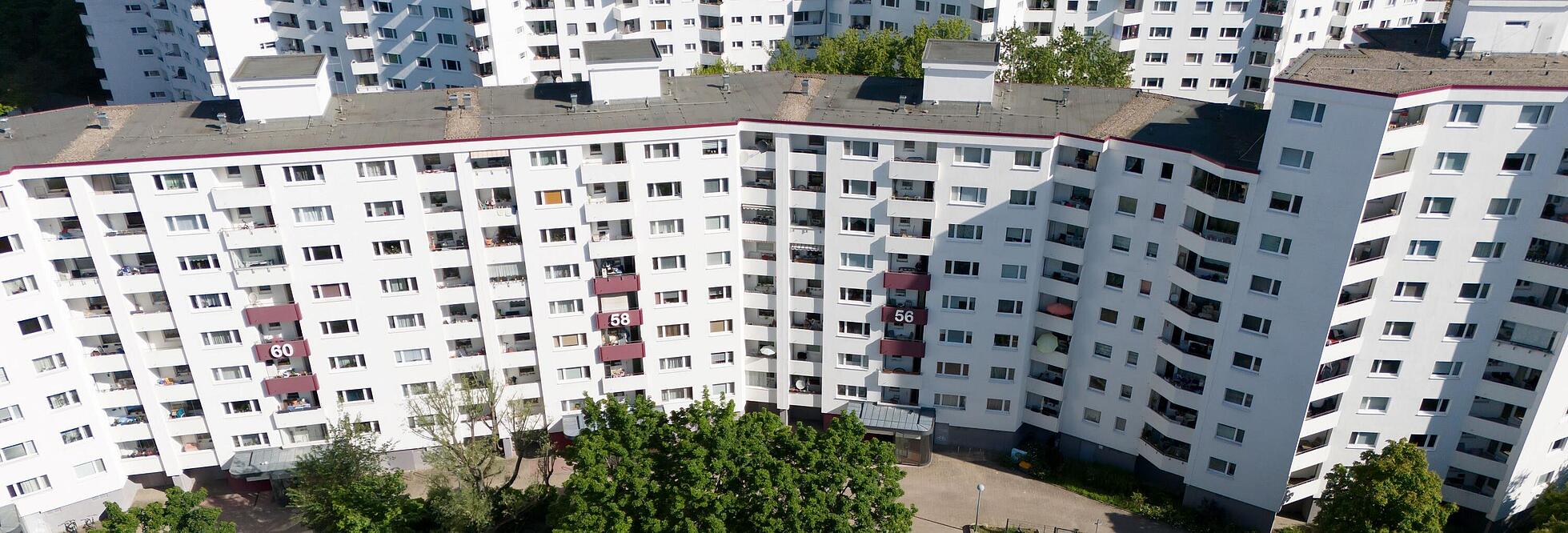 Bild zeigt Luftaufnahme der Wohnhausgruppe 914: Senftenberger Ring, Finsterwalder Straße
