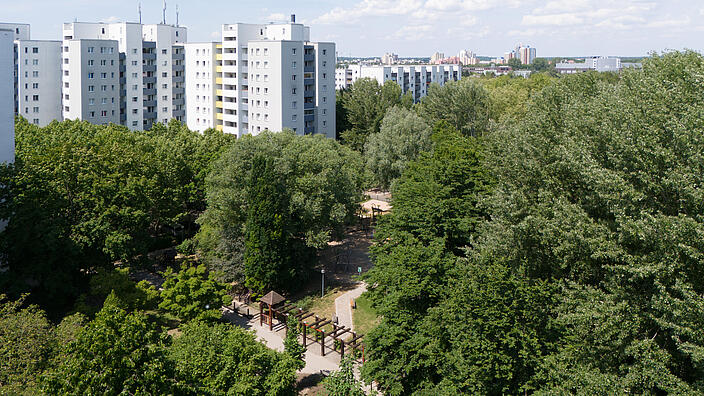 Bild zeigt Luftaufnahme der Wohnhausgruppe 909 - Wilhelmsruher Damm, Eichhorster Weg