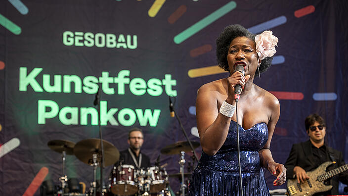 Sängerin Vanessa Haynes auf der Kunstfest-Bühne