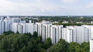 Bild zeigt Luftaufnahme der Wohnhausgruppe 909 - Eichhorster Weg, Wilhelmsruher Damm.
