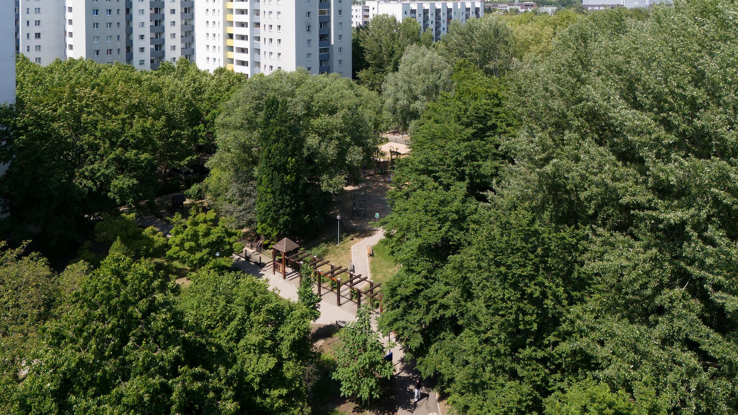 Bild zeigt Luftaufnahme der Wohnhausgruppe 909: Eichhorster Weg, Wilhelmsruher Damm.